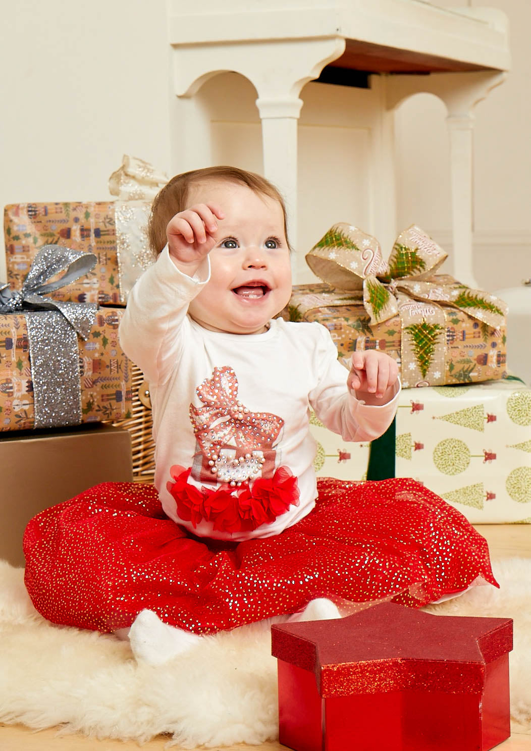 Ivory & Red Present Set