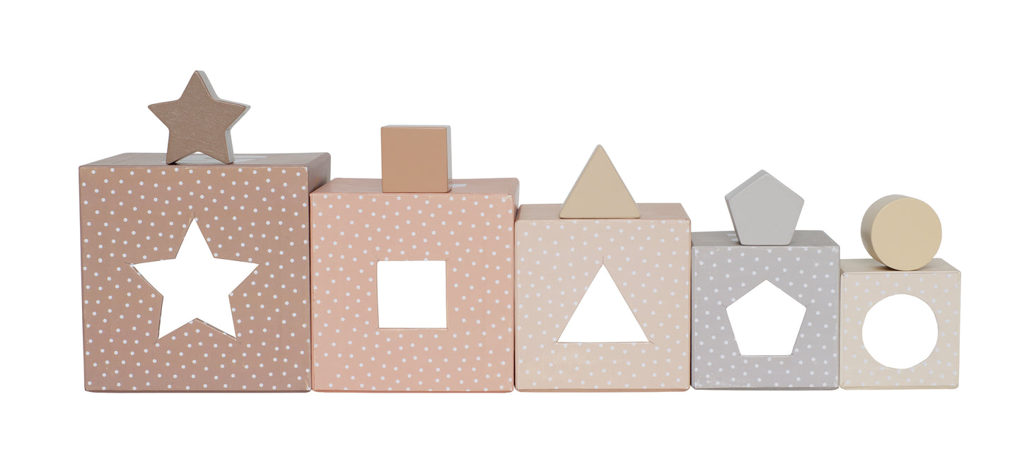Teddy stacking & sorting cubes